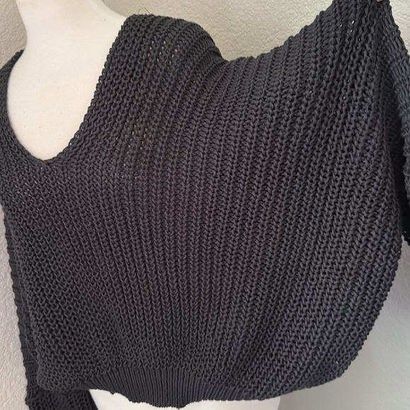 Vici Black V-Neck Chunky Knit Sweater - Picture 5 of 7